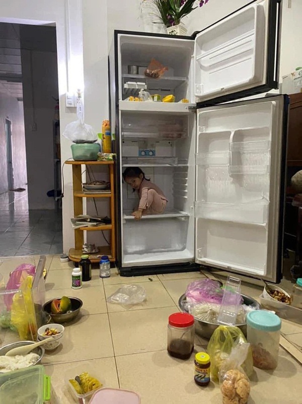 Mẹ trẻ lên mạng cầu cứu vì con tối ngày mở tủ lạnh, ngờ đâu nhiều nhà còn chịu cảnh khủng khiếp hơn mà chỉ biết bó tay bất lực-7