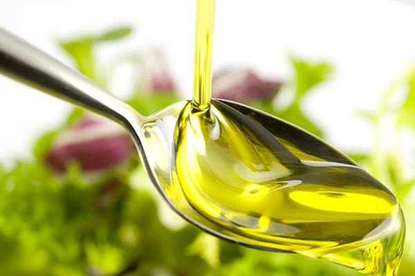 Bé trai 22 tháng bị suy dinh dưỡng vì mẹ cho ăn chay-2