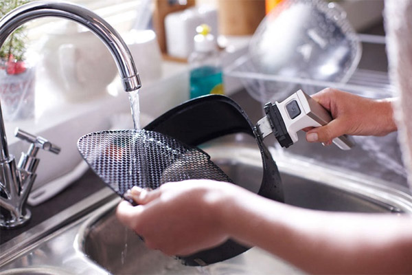 Làm thế nào để vệ sinh nồi chiên không dầu một cách dễ dàng, sẵn sàng cho những món ăn ngon mỗi ngày-7