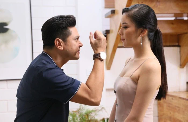 Thấy vợ cũ vẫn đeo nhẫn cưới sau 2 năm ly hôn, chồng cũ mừng rỡ định xin đoàn tụ, ai ngờ câu trả lời của cô khiến anh ta phải xám mặt-1