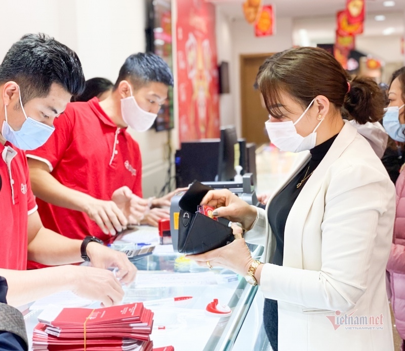 Giá vàng hôm nay 7/3: Một tuần mất giá 700 nghìn/lượng-2