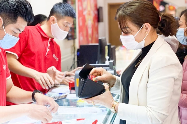 Giá vàng hôm nay 8/3: Tuần mới trầm lắng, chưa thể bứt phá-2