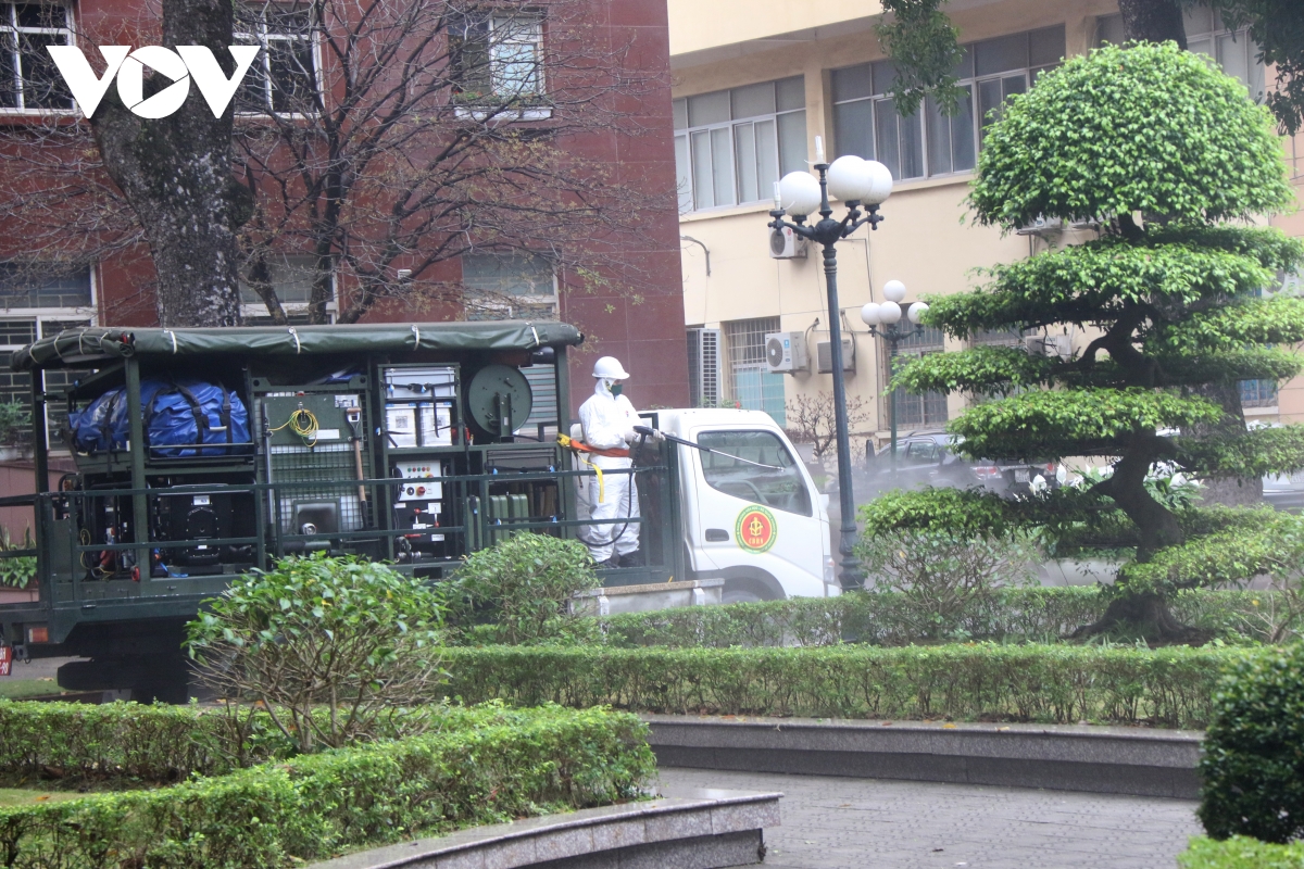 Các trường Đại học ở Hà Nội thực hiện vệ sinh, khử khuẩn chuẩn bị đón sinh viên trở lại-2