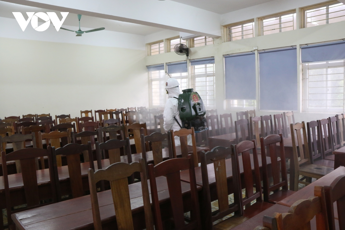 Các trường Đại học ở Hà Nội thực hiện vệ sinh, khử khuẩn chuẩn bị đón sinh viên trở lại-4