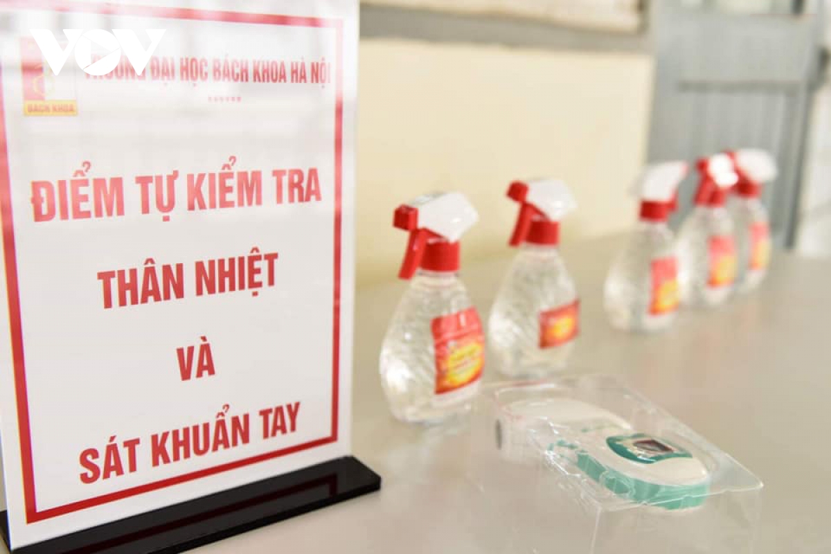 Các trường Đại học ở Hà Nội thực hiện vệ sinh, khử khuẩn chuẩn bị đón sinh viên trở lại-12