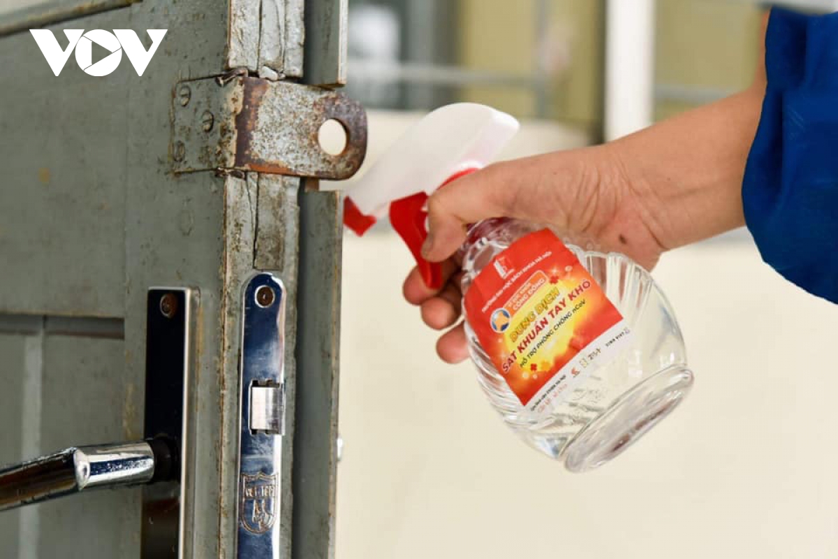 Các trường Đại học ở Hà Nội thực hiện vệ sinh, khử khuẩn chuẩn bị đón sinh viên trở lại-13