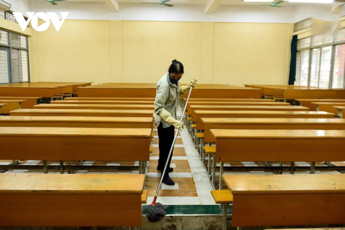 Các trường Đại học ở Hà Nội thực hiện vệ sinh, khử khuẩn chuẩn bị đón sinh viên trở lại-10