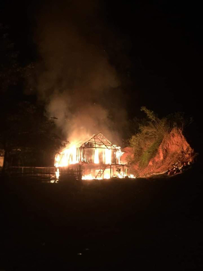 Xin tiền mẹ không được, con trai châm lửa đốt nhà-2