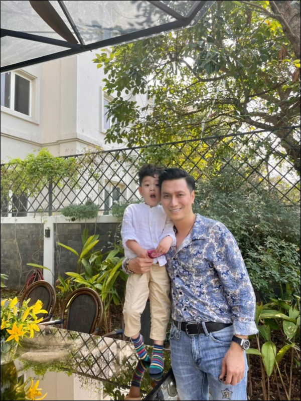 Văn minh sau ly hôn như Việt Anh và vợ cũ: Vẫn đứng chung một khung hình, cùng tổ chức mừng sinh nhật con trai-6