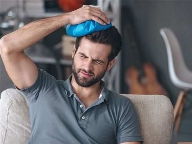 Đau đầu sau tiêm vaccine COVID-19 có bất thường?-1