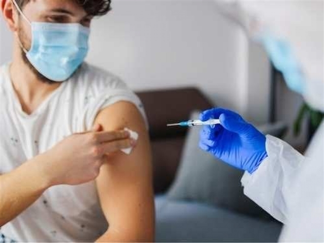 Đau đầu sau tiêm vaccine COVID-19 có bất thường?-3