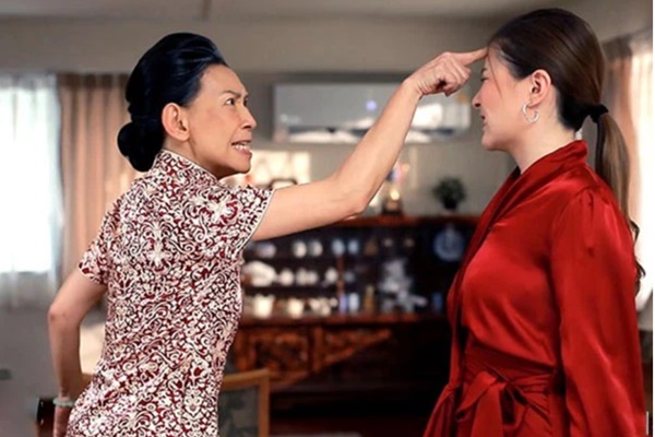 Cùng được tặng quà 8/3 nhưng mẹ chồng chỉ khoe quà con gái mà quên con dâu, phản ứng bình tĩnh và câu tuyên bố của nàng dâu khiến chồng nể bội phần-3