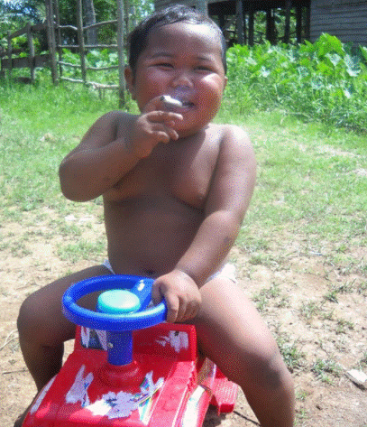 Cậu bé từng gây bão vì hút 40 điếu thuốc lá một ngày năm ấy: Mới 9 tuổi đã trải qua 2 biến cố, cũng chỉ tại bố mẹ làm điều này-3