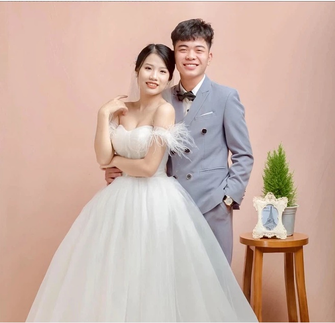 Ngày con trai lấy vợ, biểu cảm của mẹ chiếm trọn sự chú ý: Cười sung sướng từ lúc đón dâu về tới khi trao quà-2