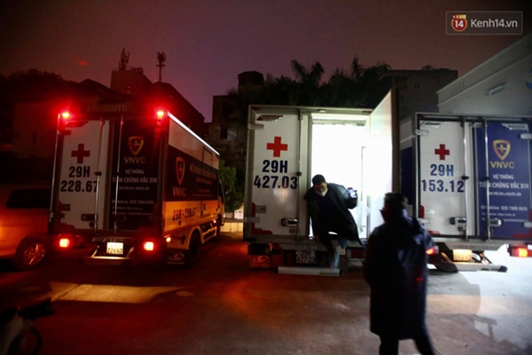 Những người đầu tiên tại Hà Nội và TP.HCM được tiêm vaccine phòng Covid-19-1