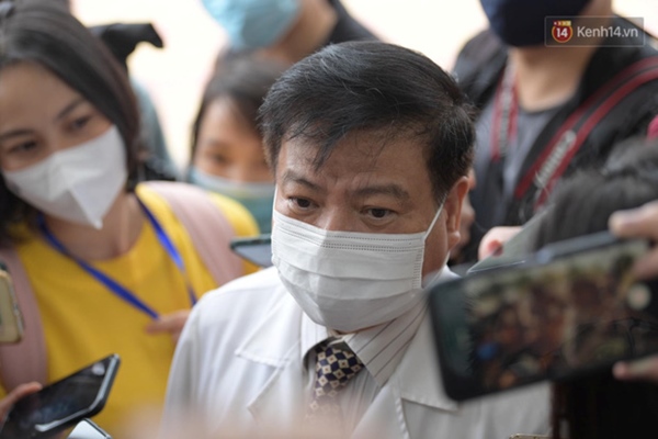 Những người đầu tiên tại Hà Nội và TP.HCM được tiêm vaccine phòng Covid-19-21