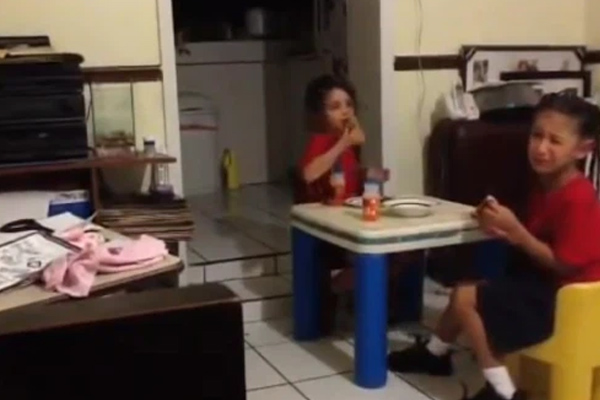 Bóng ma sóng thần gây ám ảnh sau thảm họa kép ở Nhật Bản: Cô gái mặc đồ lạnh ướt sũng đón Taxi giữa mùa hè hỏi Em chết rồi à?-7