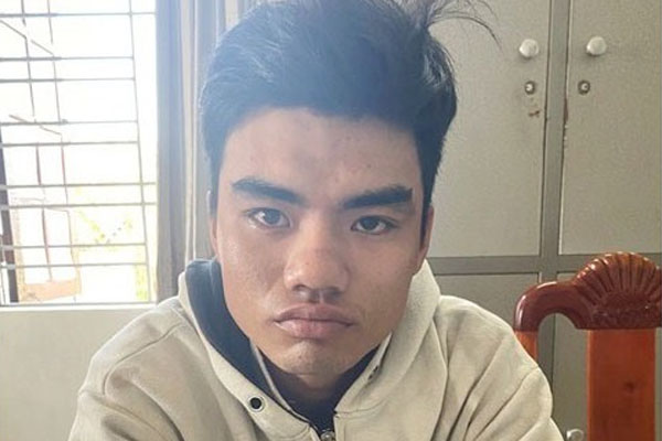 Clip: Kinh hoàng khoảnh khắc chiếc container vào cua, cán qua 2 người phụ nữ đi xe máy rồi kéo lê trên đường-2