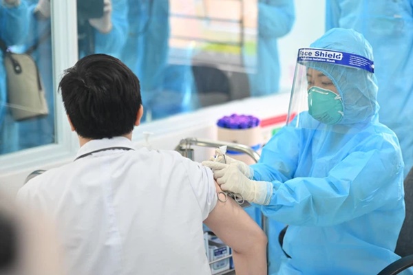 WHO lưu ý Việt Nam: 2 vấn đề cực kỳ quan trọng để việc tiêm vắc xin Covid-19 có hiệu quả, ít phản ứng-2