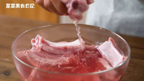 Sườn nướng bằng nồi chiên không dầu làm nhanh ăn ngon ai cũng phải khen nức nở-1