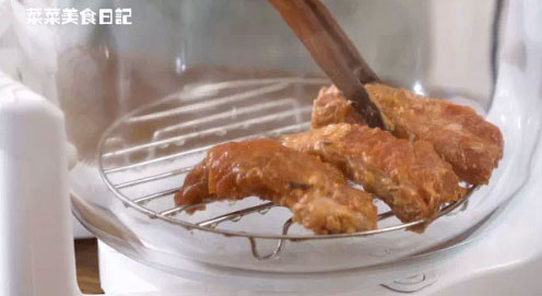 Sườn nướng bằng nồi chiên không dầu làm nhanh ăn ngon ai cũng phải khen nức nở-3