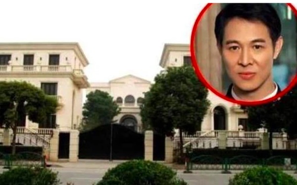 Tài tử hạng A bỏ 1000 tỷ tậu siêu biệt thự nhưng 7 năm bỏ trống, bà giúp việc bỗng hưởng lợi cả vương quốc-2