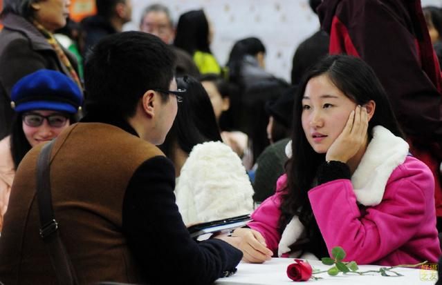 Mẹ chồng tai quái không chịu thêm tên con dâu vào giấy chứng nhận bất động sản, chồng tôi nói một câu khiến bà á khẩu, không thể không đồng ý-1