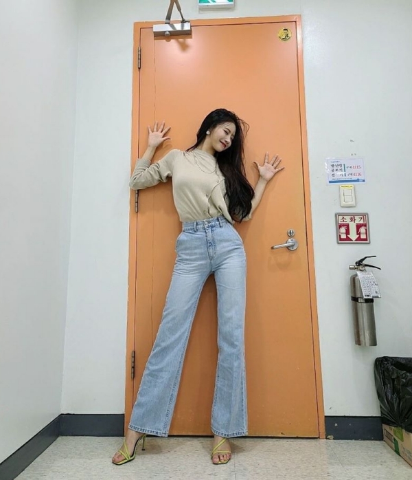 7 chiêu hack chân dài đỉnh cao mà các nhà thiết kế vẫn luôn khuyên nàng thấp bé nên diện càng sớm càng tốt-3