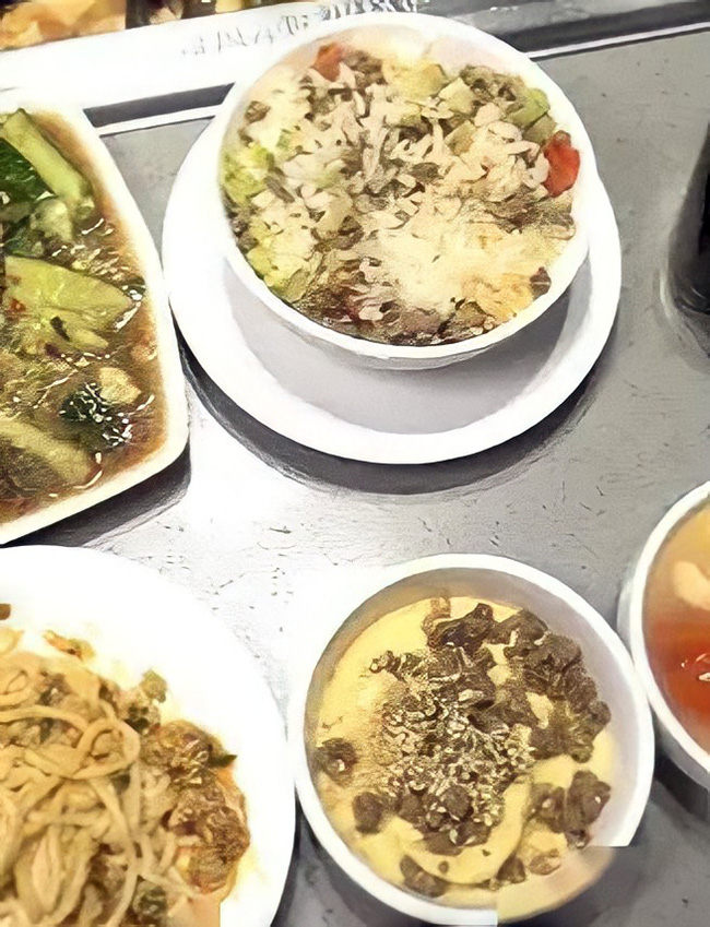 Cô gái no căng bụng ở nhà hàng lẩu nổi tiếng nhưng chỉ tốn 28 ngàn đồng khiến ai nấy đều sửng sốt: Đừng huấn luyện con bạn thành đứa trẻ thông minh theo cách đó-6