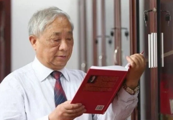 Từng mắc 2 bệnh ung thư, vị giáo sư 83 tuổi vẫn gây sốt vì sự hồng hào, khỏe khoắn, 20 năm chưa hề tái phát bệnh nhờ 3 bí quyết sống rất đáng học hỏi-3