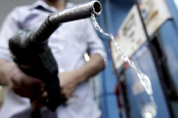 Thủ phạm khiến xe máy hao xăng-1