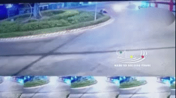 Clip: Khoảnh khắc nam thanh niên mất lái, đâm thẳng vào vòng xoay tử vong thương tâm khiến ai cũng xót xa-1