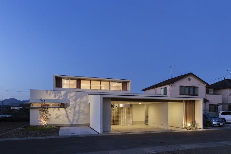 Nhà 2 tầng đẹp hoàn hảo từ trong ra ngoài, mặt tiền rộng, thiết kế ấn tượng, lại thêm sân vườn nhìn là mê-4