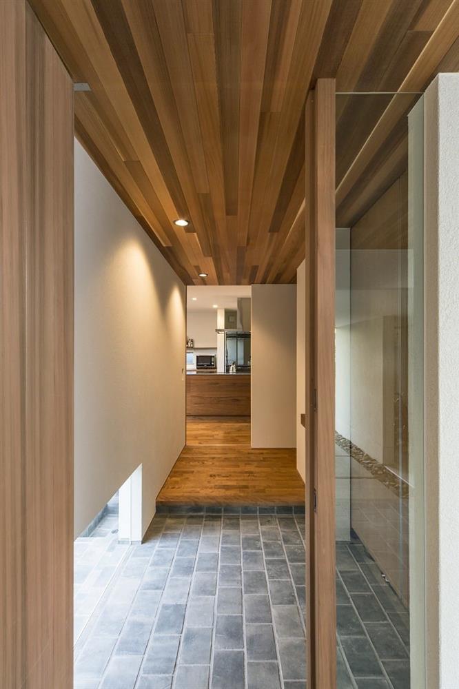 Nhà 2 tầng đẹp hoàn hảo từ trong ra ngoài, mặt tiền rộng, thiết kế ấn tượng, lại thêm sân vườn nhìn là mê-16