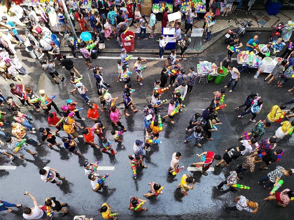 HOT: Thái Lan tuyên bố lễ hội té nước Songkran vẫn được tổ chức trong năm 2021-7