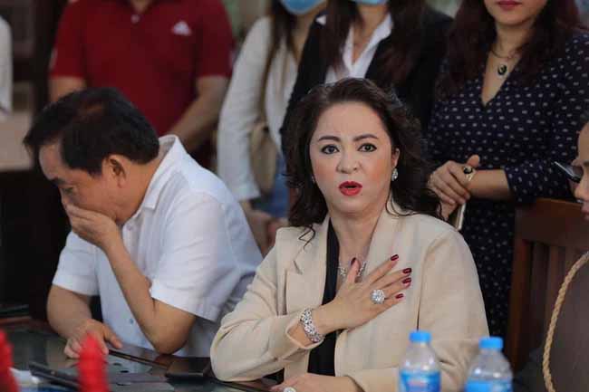 Vụ thần y Võ Hoàng Yên: Các clip triệu view nổi như cồn chỉ là dàn dựng, chữa bệnh miễn phí nhưng phải mua vé tiền triệu mới gặp được thầy?-4