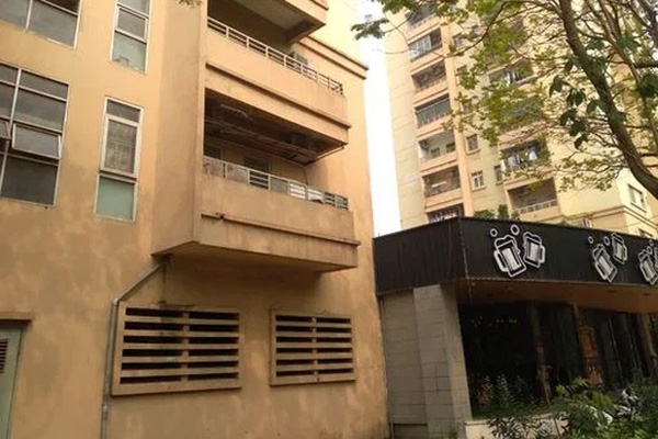 Vụ thiếu nữ Hà Nội 16 tuổi rơi từ tầng cao chung cư tử vong: Trong phòng của nạn nhân có 1 vỉ thuốc ngủ, chỉ còn lại 1 viên-1