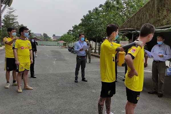 Truy tìm người đàn ông quốc tịch Trung Quốc cưa song sắt, trốn khỏi khu cách ly ở Bình Dương-1