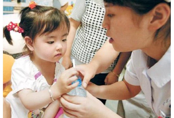 Bé gái 3 tuổi thoát chết kỳ diệu trong trận động đất thảm khốc ở Trung Quốc và hành trình trưởng thành khó tin của thiên thần một chân-2