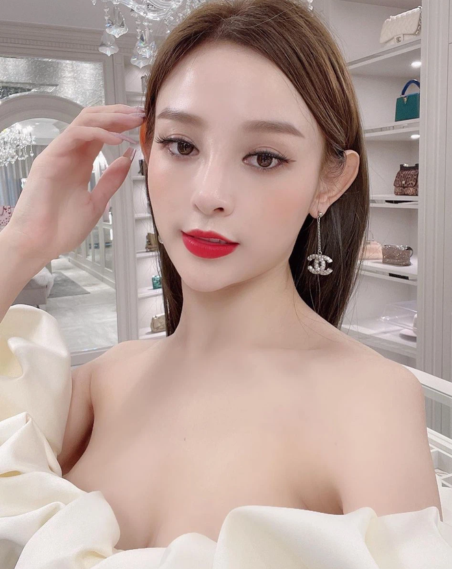 Huyền Baby show cận cảnh mặt mộc cực phẩm, ra đường nói gái 18 tuổi khối người tin-4