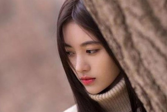 Thấy vợ cũ vẫn đeo nhẫn cưới sau 2 năm ly hôn, chồng cũ mừng rỡ