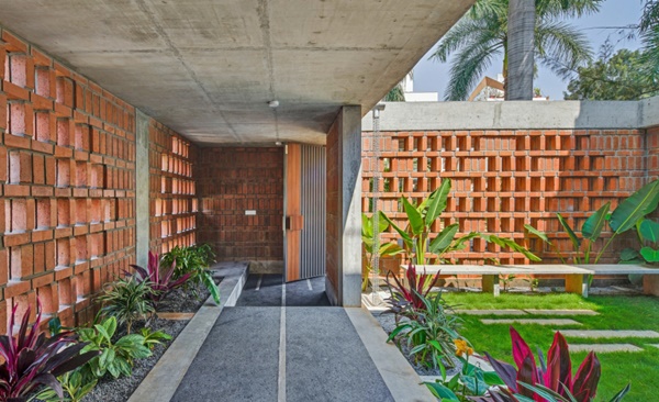 Ngôi nhà êm đềm của ba thế hệ, thiết kế đơn giản, sân vườn thoáng mát như sống giữa thiên nhiên-3