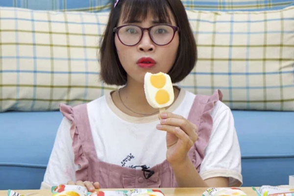 Thơ Nguyễn tuyên bố khởi kiện khi bị chỉ trích làm clip cho búp bê uống coca xin vía học giỏi cho các bạn nhỏ-8