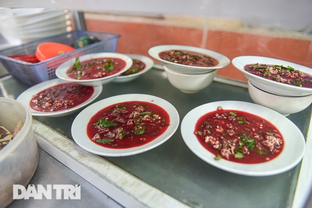 Đặc sản khách Tây khóc thét, người Việt chen chân xếp hàng thưởng thức-1