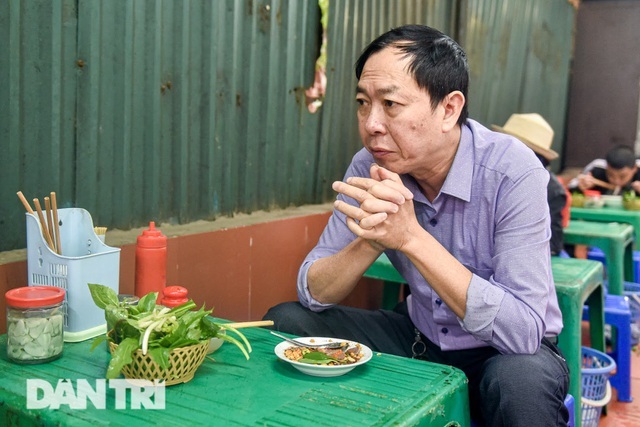 Đặc sản khách Tây khóc thét, người Việt chen chân xếp hàng thưởng thức-4