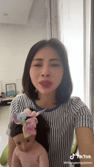 Thơ Nguyễn: Tay ôm khư khư búp bê, vừa khóc vừa tuyên bố nếu nghỉ làm YouTuber vẫn đủ tiền-2