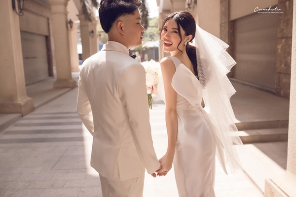 Cô dâu xinh như hoa hậu với dàn xe rước dâu trị giá 50 tỷ: Vợ thích ăn lẩu, chồng mở cả chuỗi nhà hàng, mẹ chồng luôn khen con dâu vì một điều đặc biệt!-6