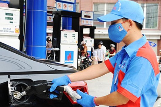 Giá xăng sẽ lại tăng mạnh, lên mức kỷ lục mới