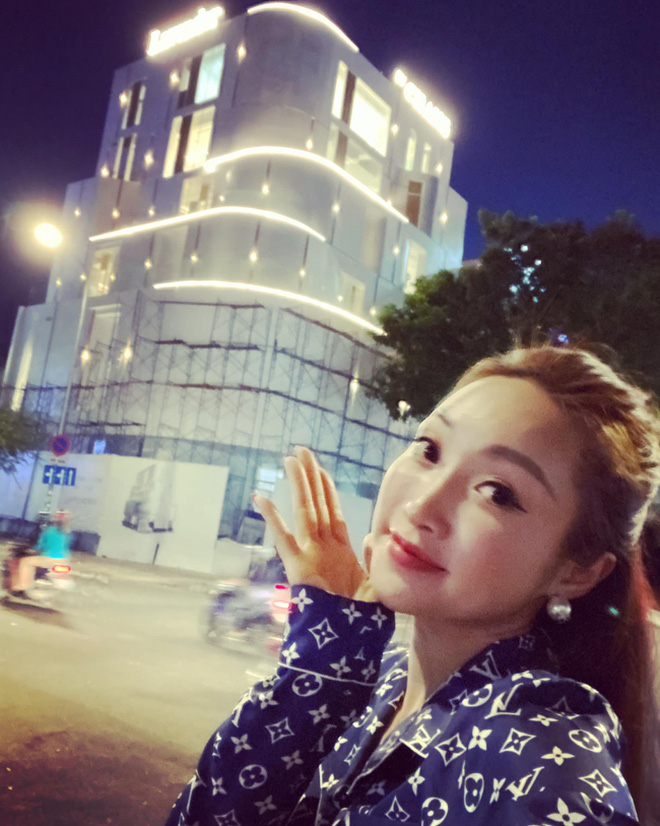 Vợ 3 kém 16 tuổi của Chi Bảo: Giàu, đẹp có quan hệ với nhiều nghệ sĩ nổi tiếng-6