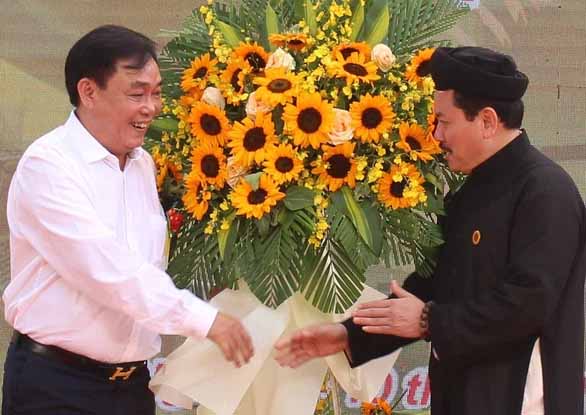 Nếu Võ Hoàng Yên trả lại toàn bộ số tiền bị tố lừa đảo cho vợ chồng ông Dũng lò vôi thì có hết chuyện?-1